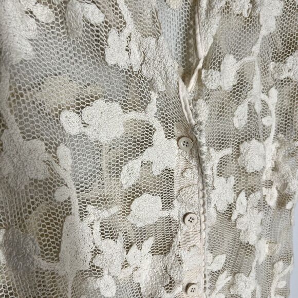 NEW Agua Bendita x Revolve Axel Crochet Floral Button Front Top in cream - Picture 6 of 7